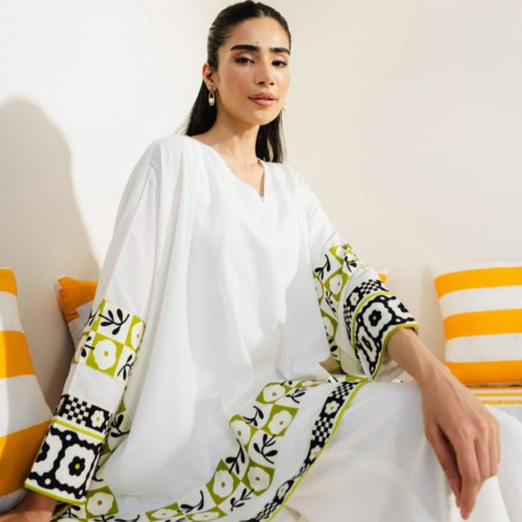Women’s 3-piece Swiss Lawn Printed Suit – White, Medium Size, Shirt, Trouser & Inner Set, Elegant Summer Outfit✨